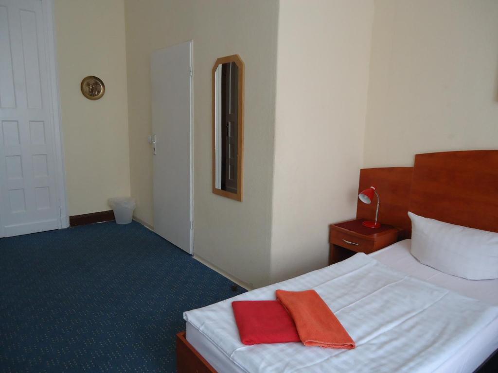 Hotel-Pension Insel Rugen Берлин Номер фото
