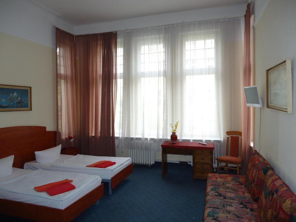 Hotel-Pension Insel Rugen Берлин Номер фото